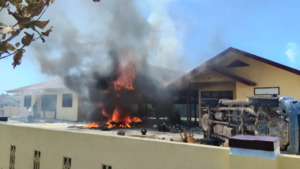 Polsek Muara Batanggadis di Madina Dibakar Massa