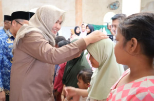 Atika Ajak Masyarakat Pelihara Anak Yatim