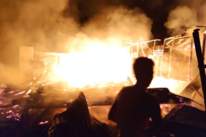 Kobaran Api Hanguskan 4 Rumah Warga Desa Singkuang Satu Madina