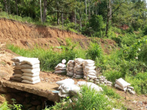 Kades yang Rusak Aset Pemkab Madina di Desa Jambur Baru Mulai Kumpulkan Material Dari Warga