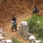 Mendadak, Polisi dan Perangkat Desa Kumpul Diduga Bahas Pengrusakan Aset Jalan di Desa Jambur Baru