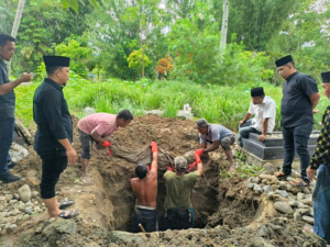Sengketa Warisan Berujung Pilu, Dua Makam Pasutri di Madina Terpaksa Dibongkar Keluarga