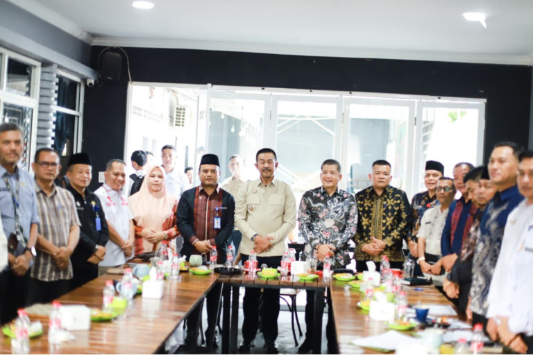 Pimpinan Daerah se-Tabagsel Bahas Potensi Penerbangan Dua Bandara