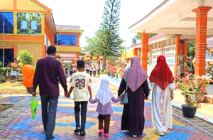Bukan Orang Tua Sempurna, Tapi Orang Tua yang Hadir