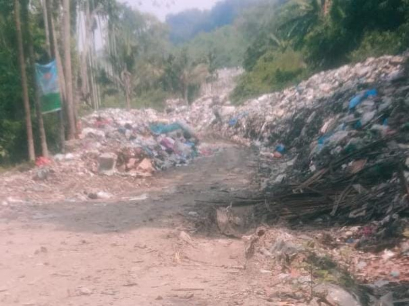 Sampah di TPA meluber kejalan umum (ist )