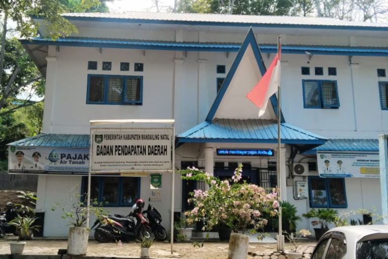 Realisasi PAD Madina Baru 71% Jelang Akhir Tahun, Bapenda Soroti OPD Lemot dan Luruskan Isu Pajak Dapur MBG
